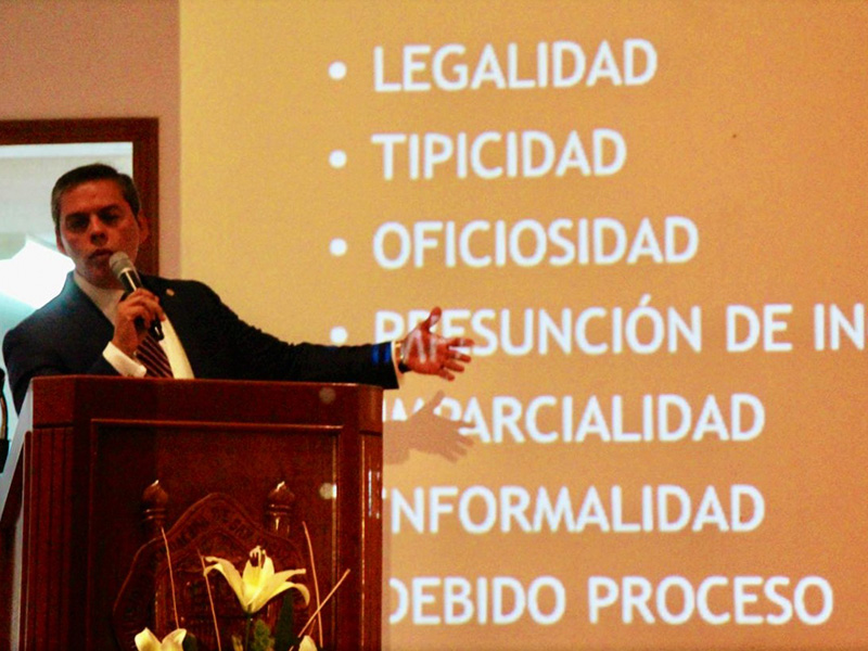 El derecho administrativo ha evolucionado para bien de los particulares; Arturo Bucio
